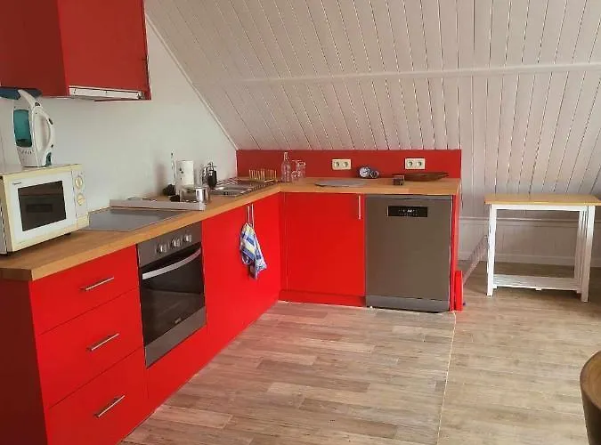 A La Salle De Jeux Et Son Jardin Autour De La Verte Apartman